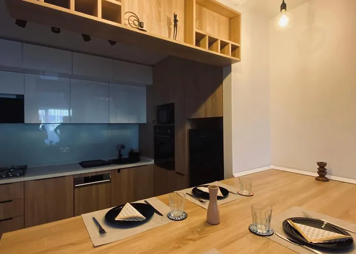 A&a Stellaris Apartment, Free Parking