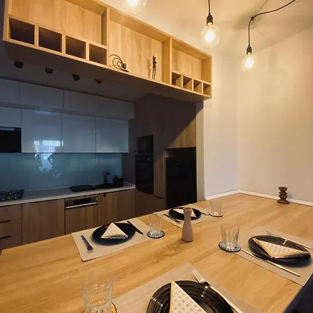 A&a Stellaris Apartment, Free Parking